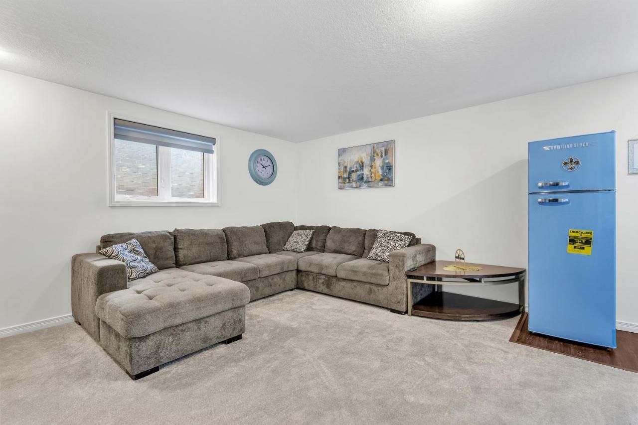 Modern 1 Bedroom + Den In Cambridge Exterior foto